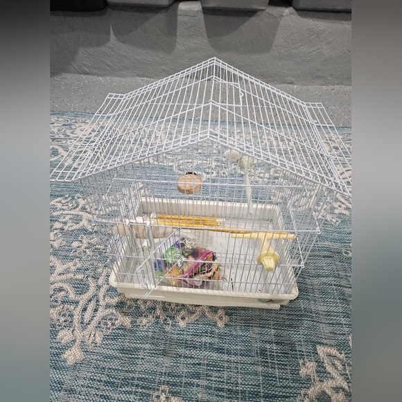 White Travel Bird Cage with Accessories - Picture 1 of 5